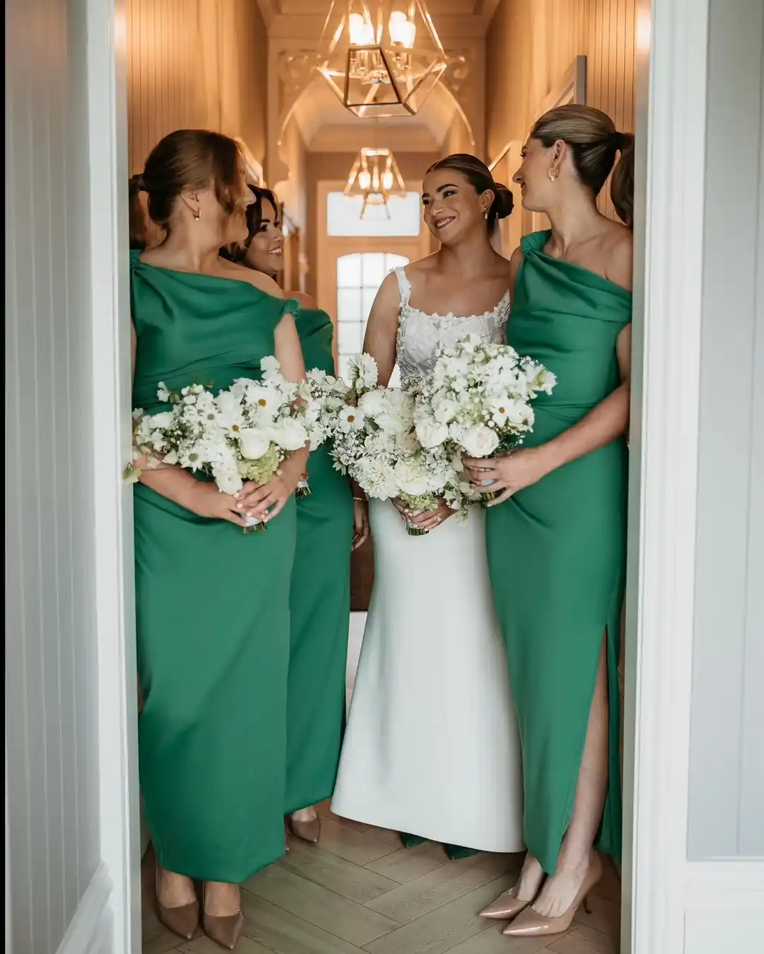 What's the role of a Maid of Honour vs a Bridesmaid? What's the role of a Maid of Honour vs a Bridesmaid?