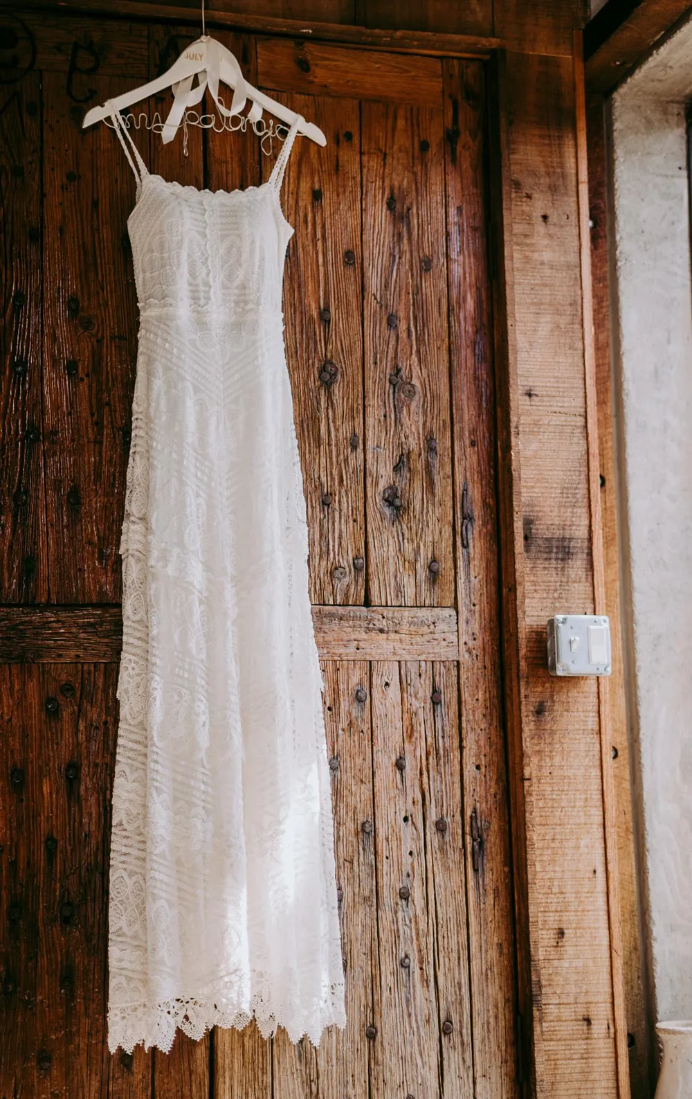 8 Important Questions: Professional Cleaning of Your Wedding Dress